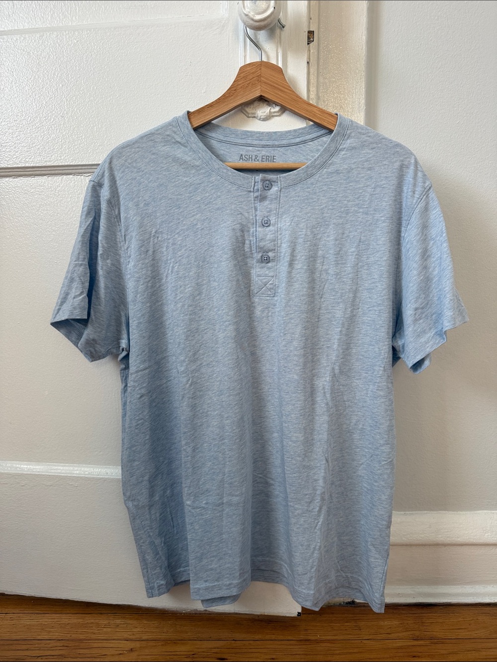 Ash & Erie Men’s Light Blue Short Sleeve Henley